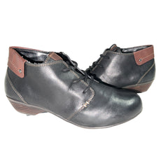 Women's Comfortiva •Rifton• Women's Lace-up Boots - Size 6.5M Black Leather