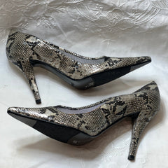J. RENEE Women's High-Heeled Snakeskin Pointed Toe Pump 10.5M Black/Grey/Silver