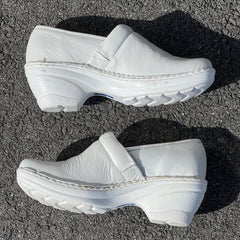 Women’s Nurse Mates Halle Pillow Top Clog 9M White Leather