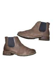 SOFFT Women's •Selby• Slip-on Gored Leather Bootie Barley Leather 7M