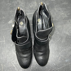 Woman’s Isola Larkin boot 10M black leather