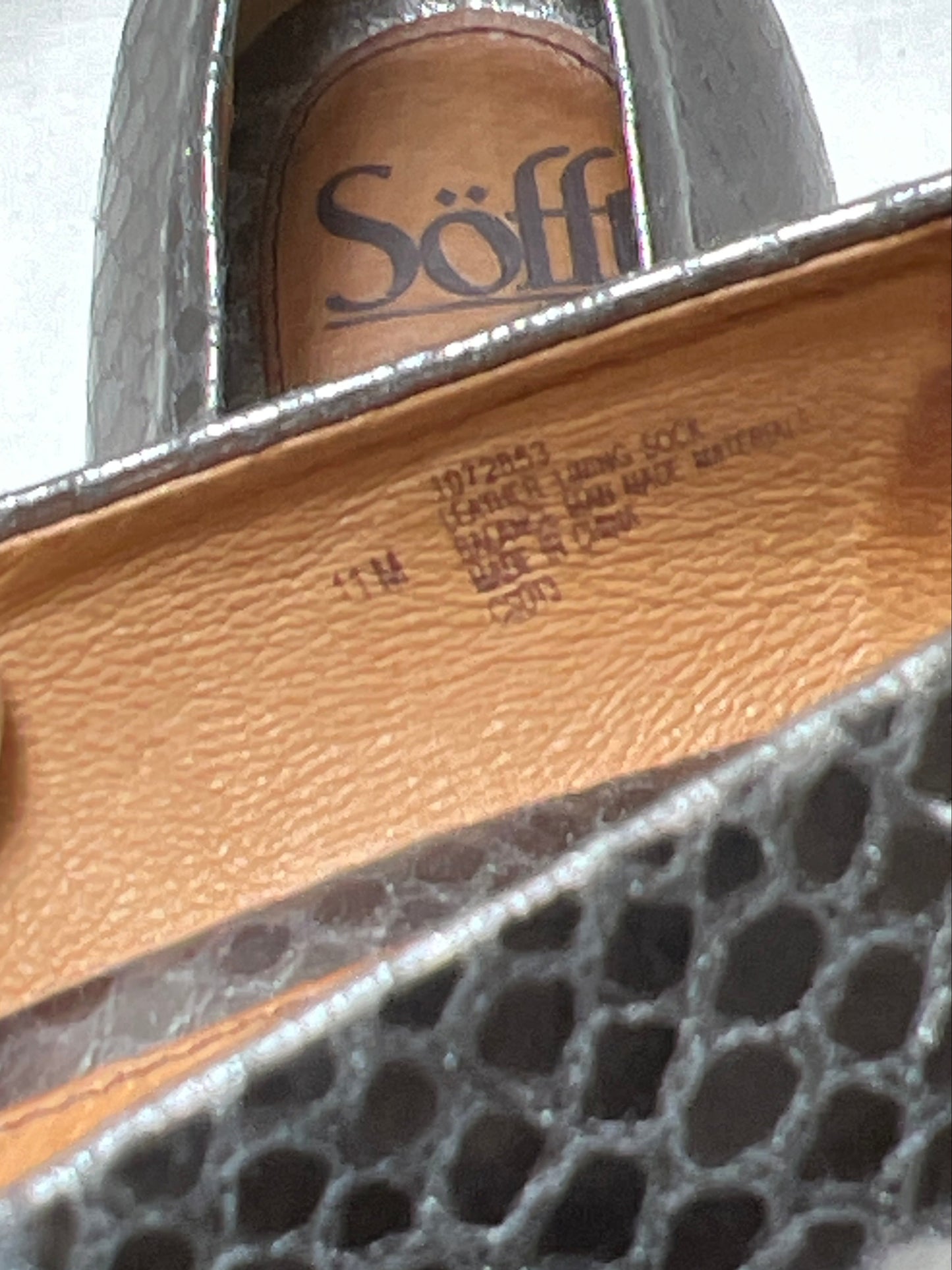 SOFFT Women's Pointed-toe Embossed Snakeskin Metallic Leather Wedge 11M