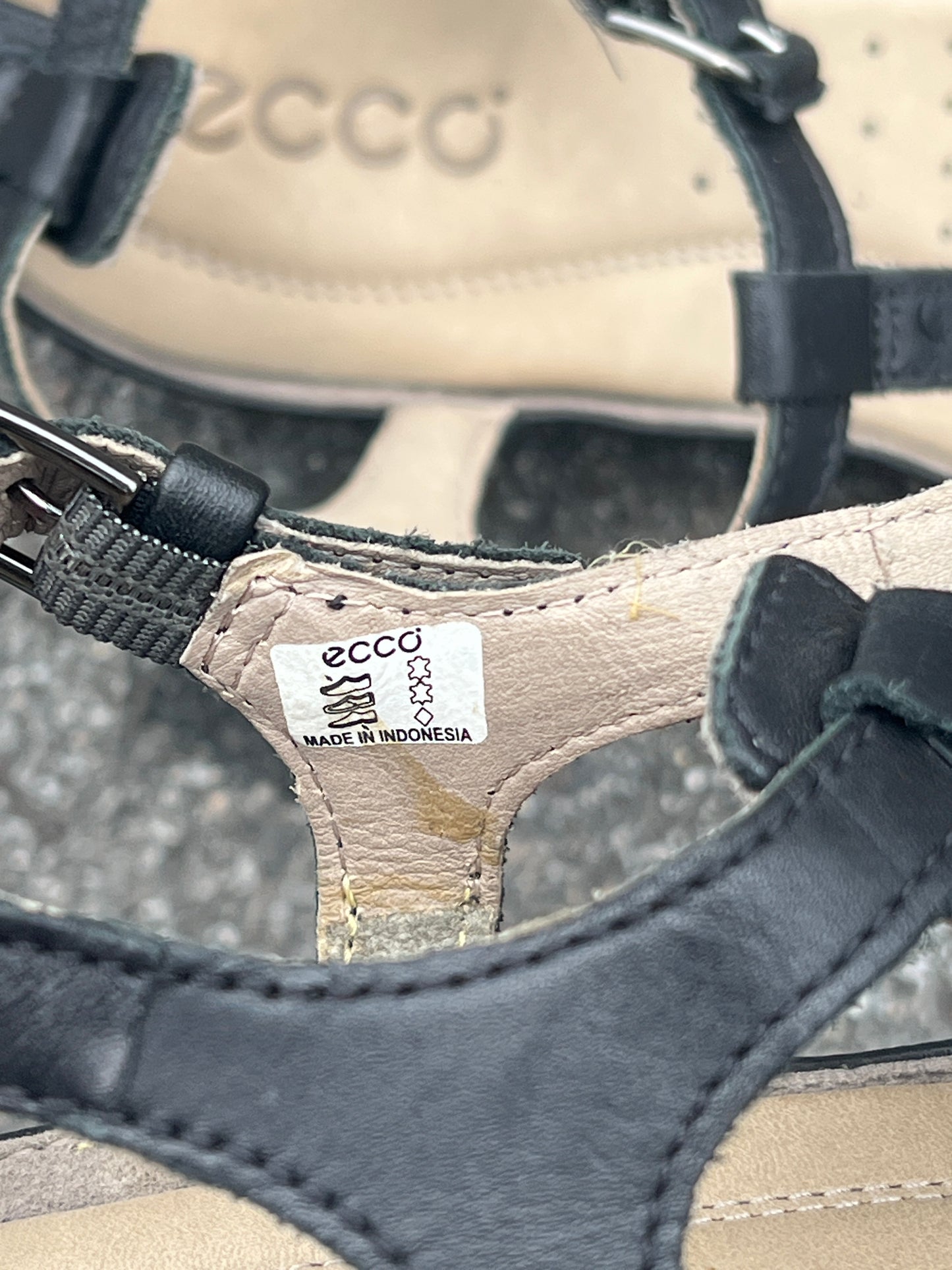 Ecco Women's T-Strap Sandal EU36M Black Leather