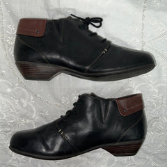 Women's Comfortiva •Rifton• Women's Lace-up Boots - Size 10W Black Leather