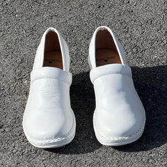 Women’s Nurse Mates Halle Pillow Top Clog 9M White Leather