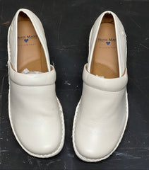 Women’s Nurse Mates Halle Pillow Top Clog 8.5M White Leather