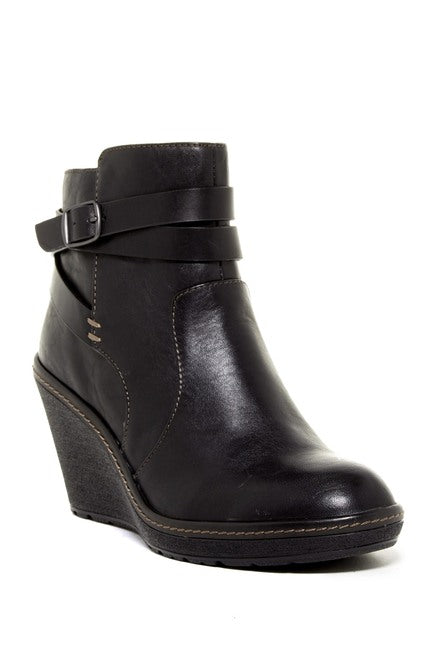 SOFFT Women's •Caralee• Wedge Bootie - ShooDog.com