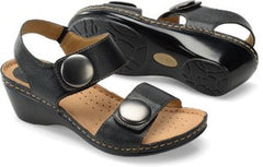 SOFTSPOTS Women's •Pamela•  Wedge Sandal - ShooDog.com