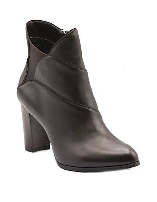 ADRIENNE VITTADINI Women's •Trella • Ankle Bootie Black Nappa 6M
