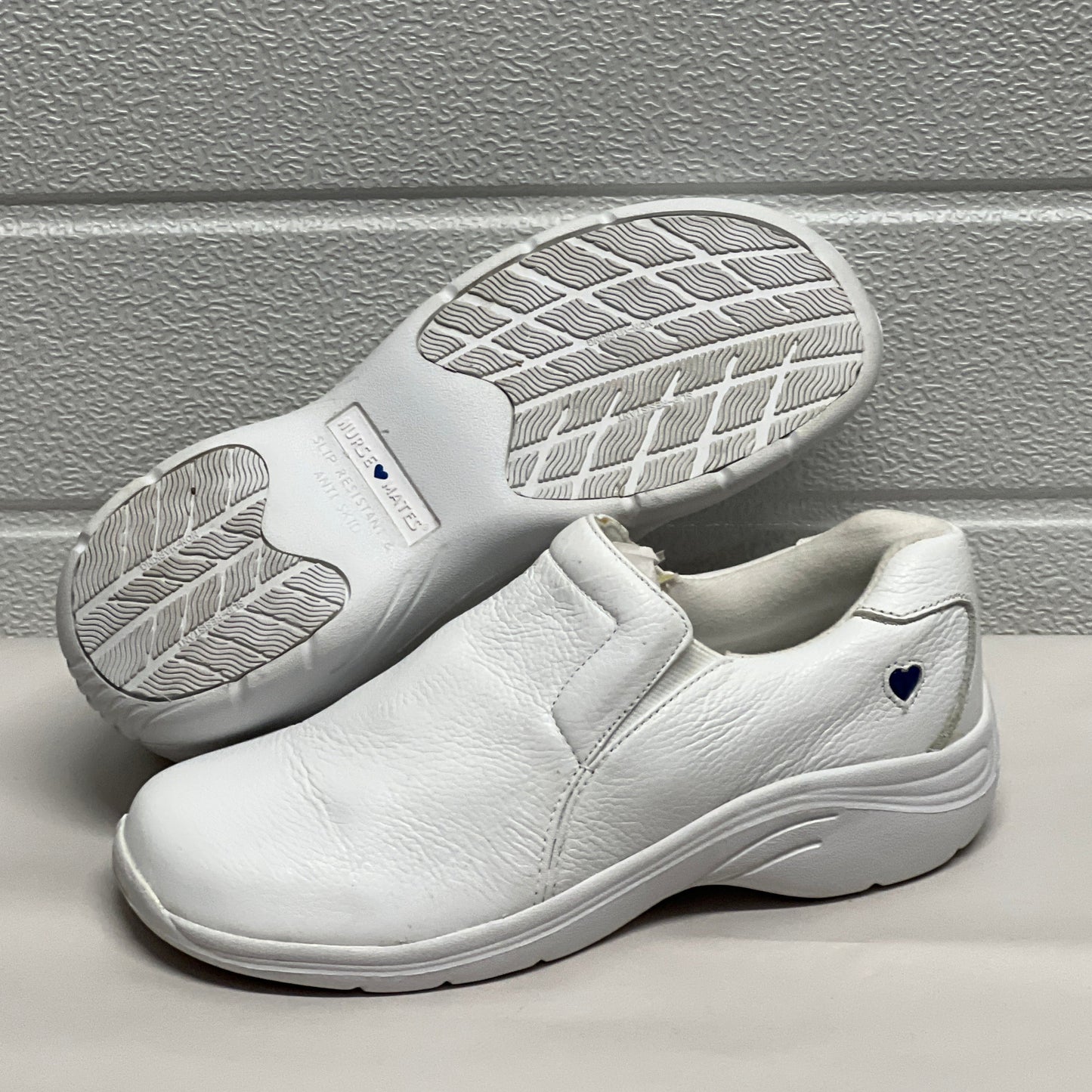 Women’s Nurse Mates Dove Twin-gore Slipon 6M White Leather