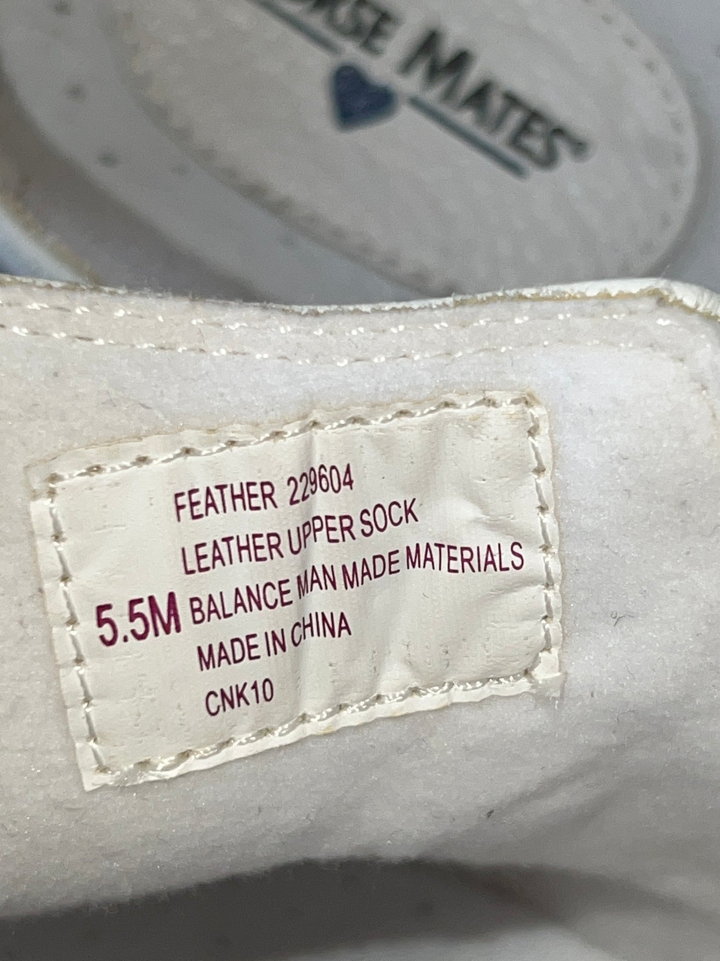 Women’s Nurse Mates •Feather• Open-back Clog  5.5M White Leather