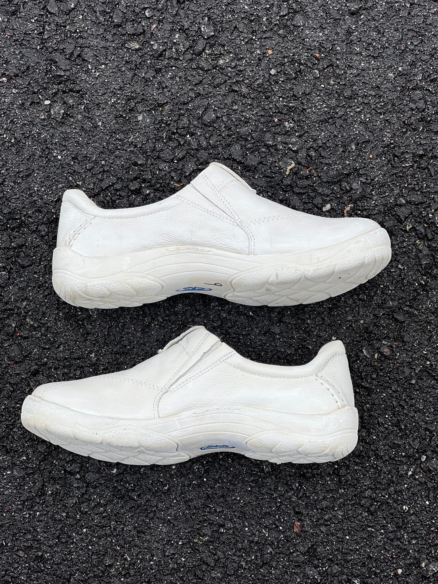 Women's  NURSE MATES  •Andres•  Twin-Gored  Pillow-Top Slip-on 9M  White Leather