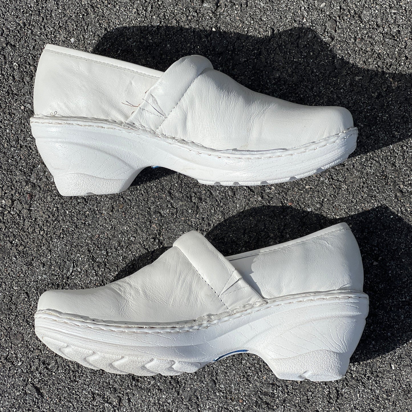 Women’s Nurse Mates Halle  Pillow Top Clog  9.5M White Leather