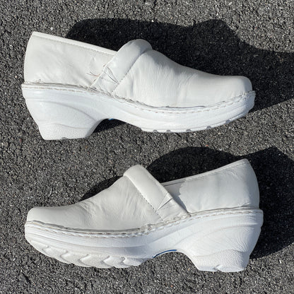 Women’s Nurse Mates Halle  Pillow Top Clog  9.5M White Leather