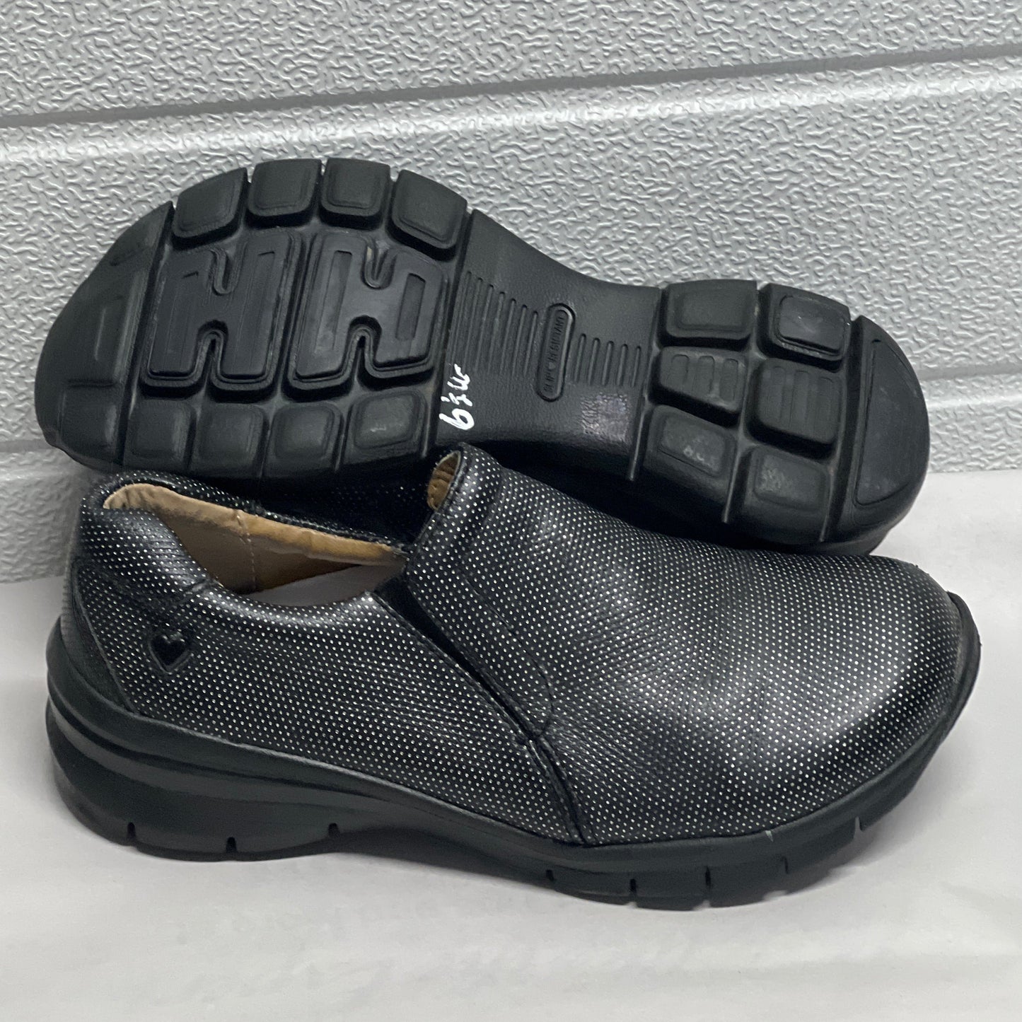 Women’s Nurse Mates London Gored Slip-on 6 1/2W Black Sparkle Leather