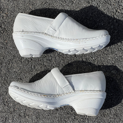 Women’s Nurse Mates Halle  Pillow Top Clog  9M White Leather