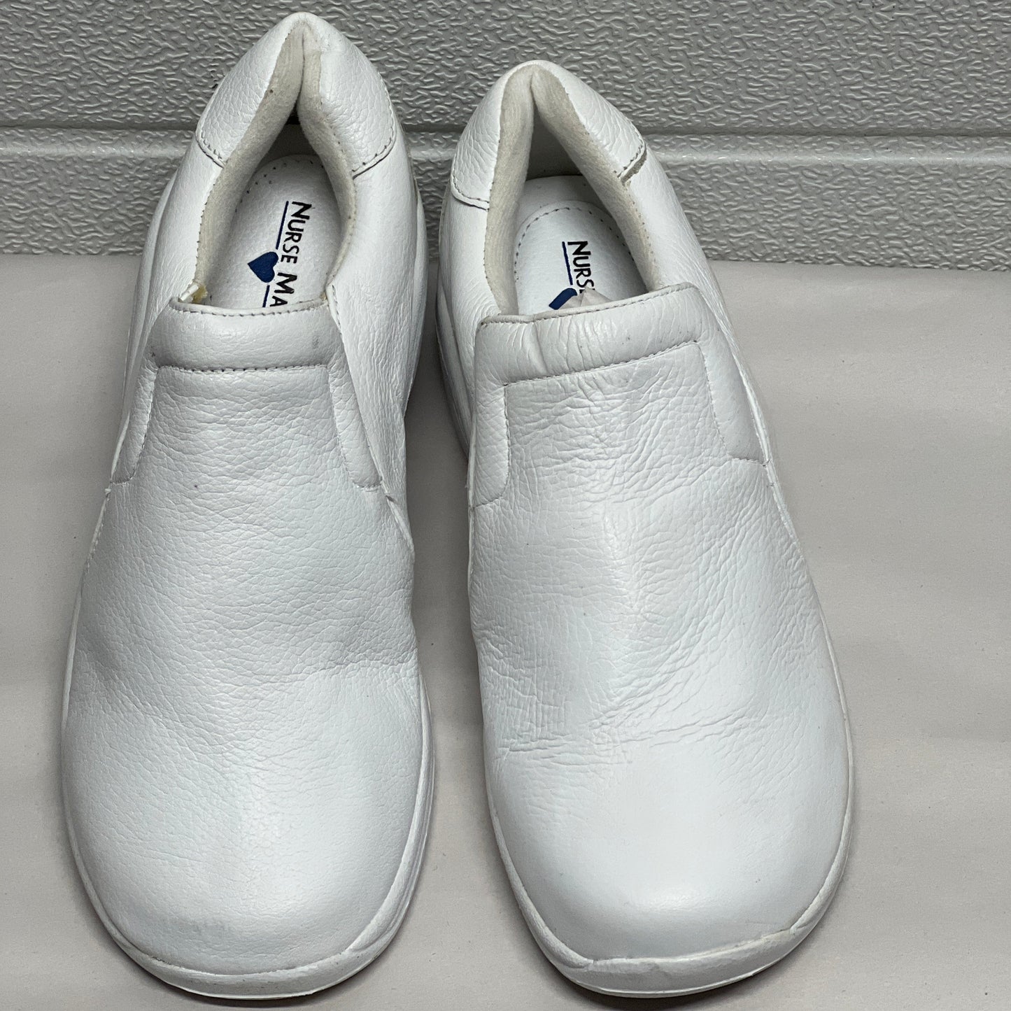 Women’s Nurse Mates Dove Twin-gore Slipon 6M White Leather