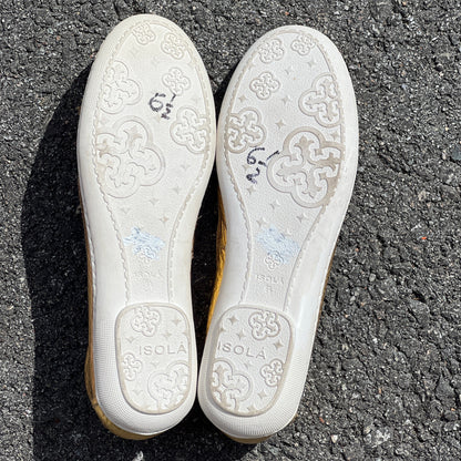 Woman’s Isola Slip0n Kiltie-moc 6.5M Gold Leather