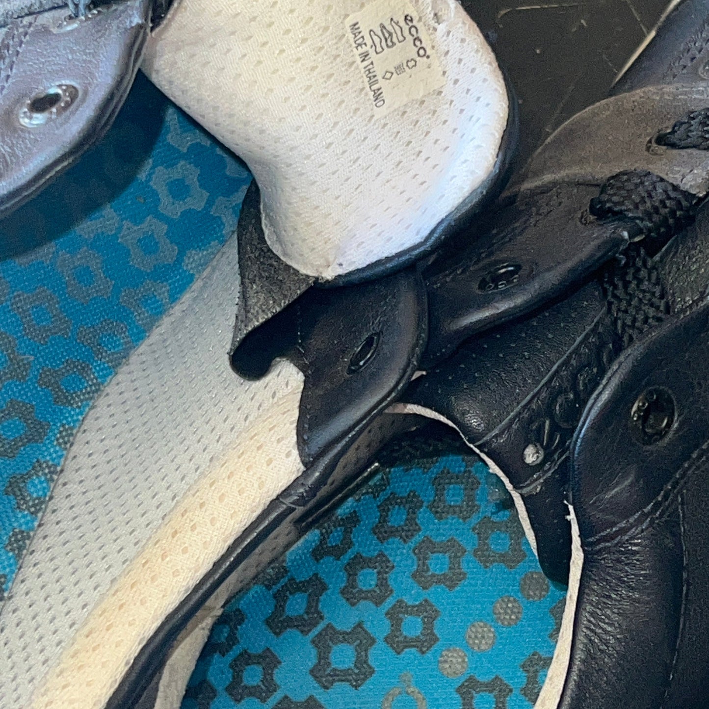 Men’s Ecco Street Cleat-less Golf Shoe 45EU • Black/Blue • Leather