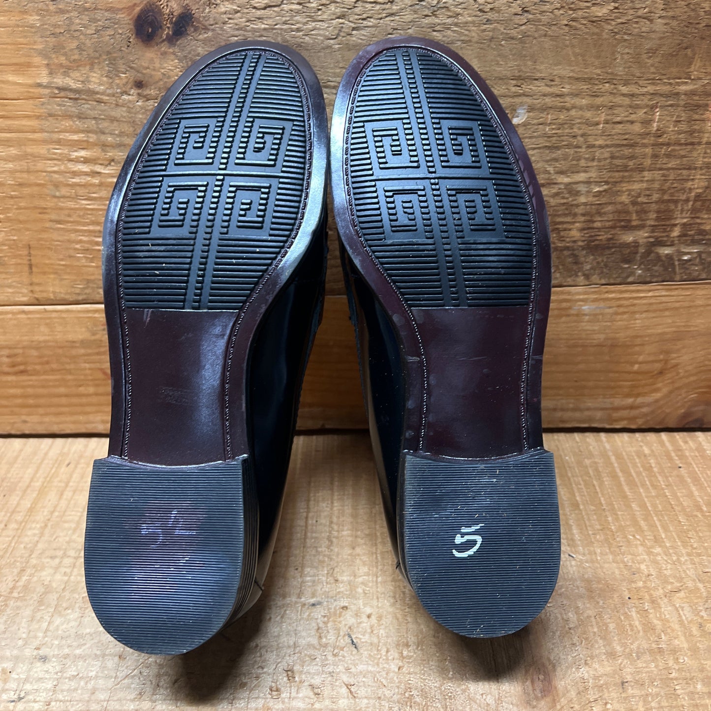 Women's White Mountain Penny Loafer 5M Black patent Leather
