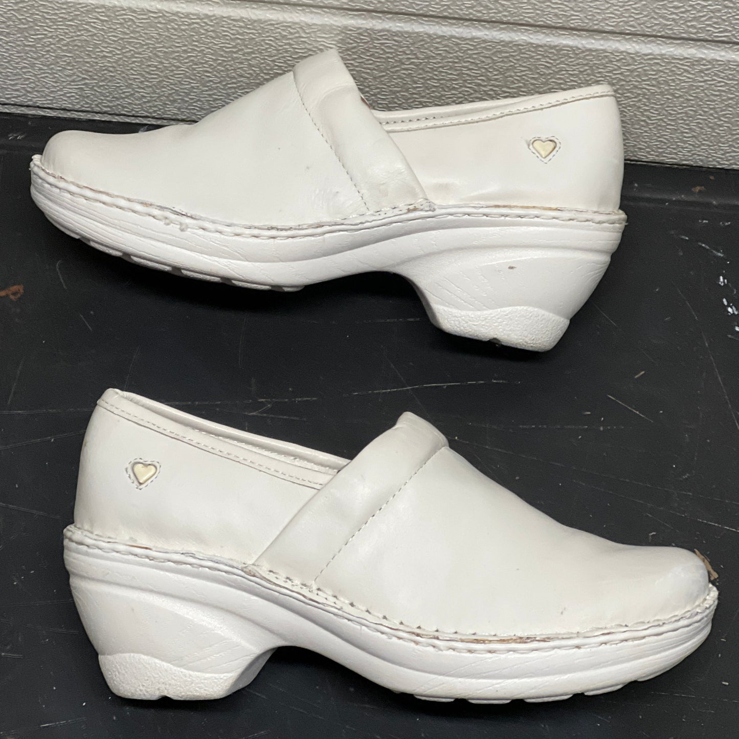 Women’s Nurse Mates Halle  Pillow Top Clog  8M White Leather