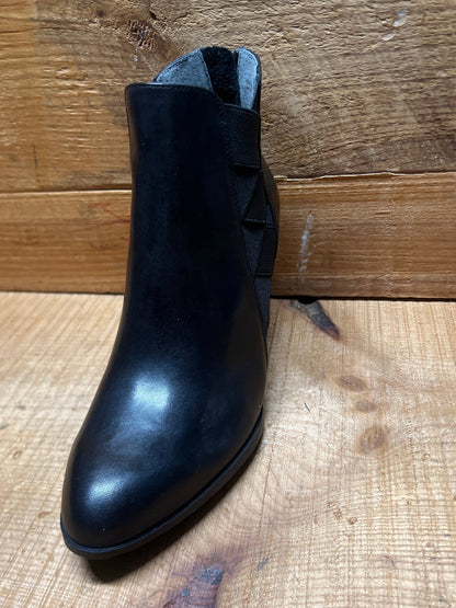 ADRIENNE VITTADINI Women's  •Trinie• Black Leather  Ankle  Bootie 6M