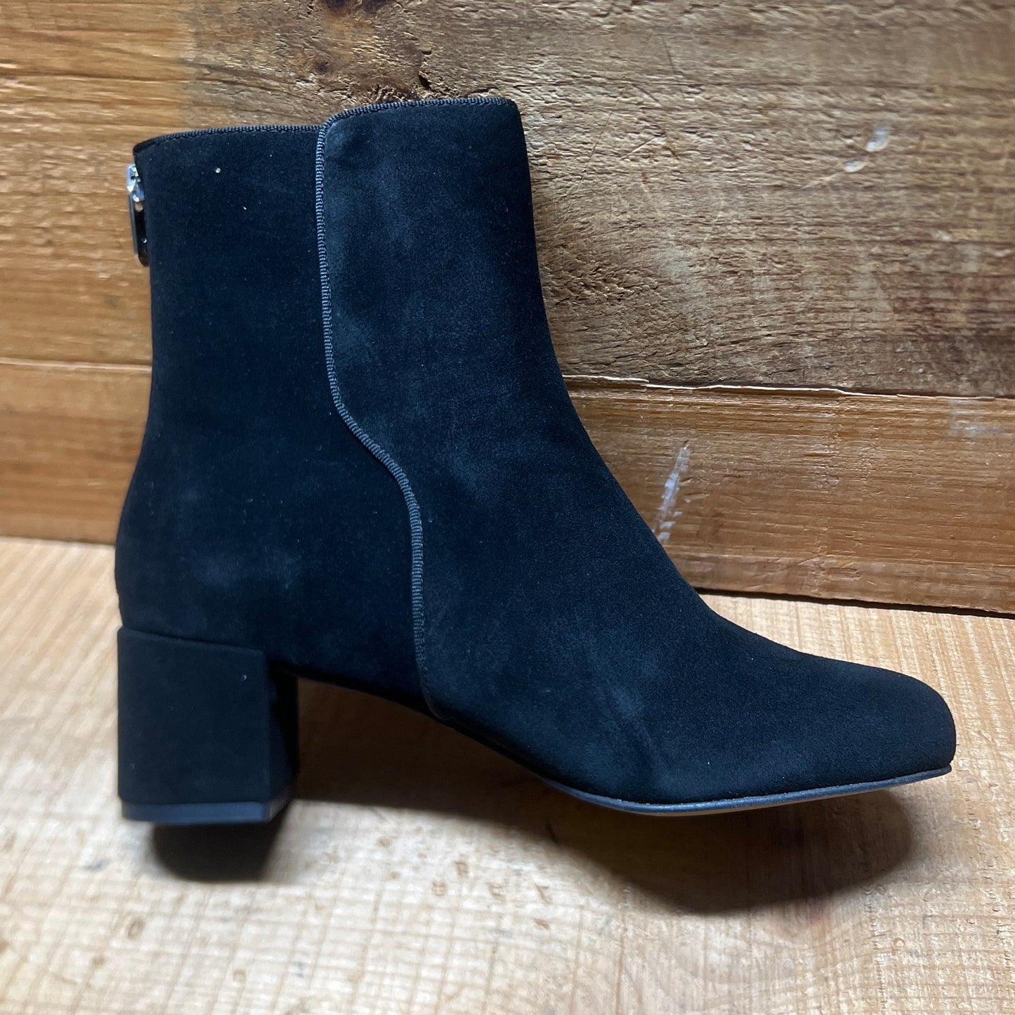 ADRIENNE VITTADINI Women's  •Laretta• Black Suede Leather Ankle  Bootie 6M