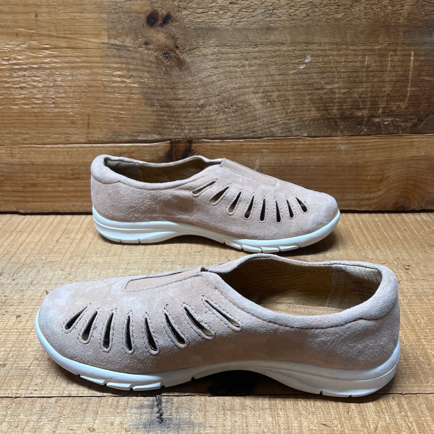 Comfortiva by SoftSpots Women’s •Tinsley•  Comfort Slip-on 8W Beige Suede leather