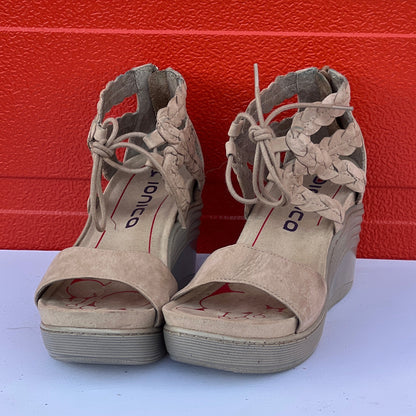 Woman’s Bionica  Sunset Platform Sandal 6M Baywater Nubuck leather