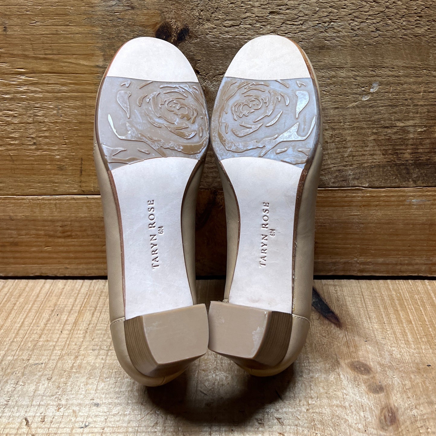 Taryn Rose • Joy  • Pump 6M Tan Leather