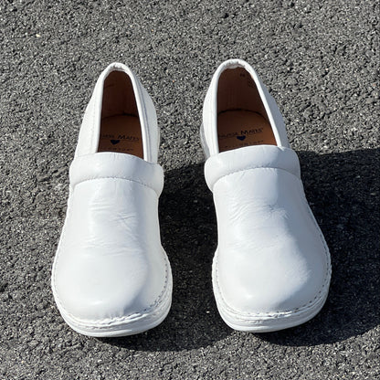 Women’s Nurse Mates Halle  Pillow Top Clog  9M White Leather