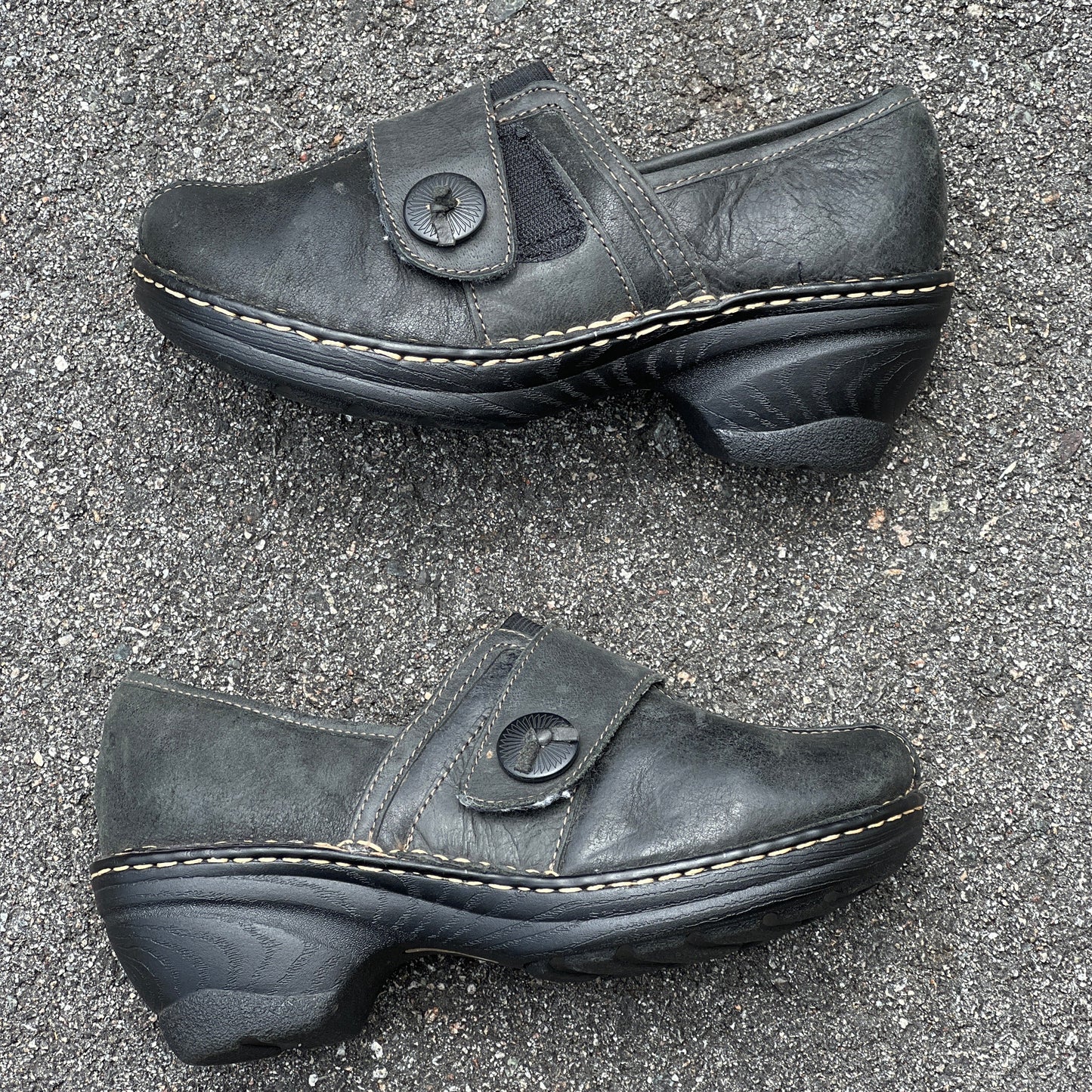 SOFTSPOTS Women's •Lina• Clog Black Leather- 8W