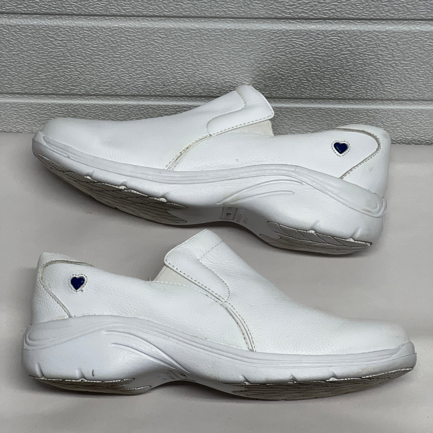 Women’s Nurse Mates Dove Twin-gore Slipon 9.5W White Leather