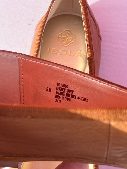 Woman’s Isola •Bricen• Signature Flat 8M Tan Leather