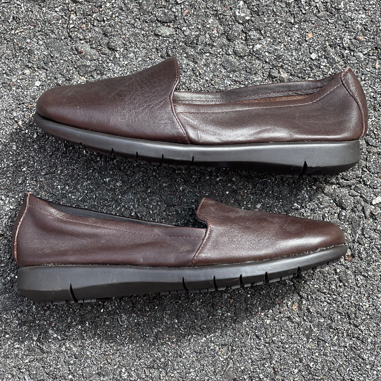 Woman’s  Aerosoles by Suregrip 6M brown leather Non-Slip Sole