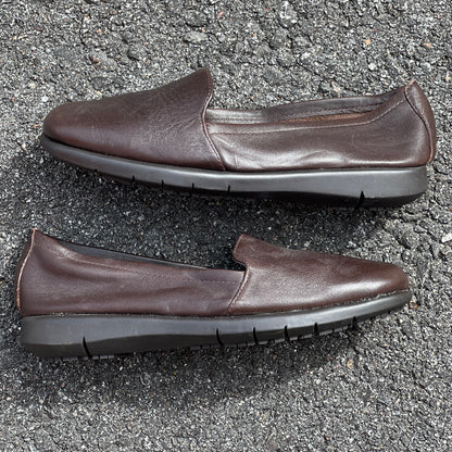 Woman’s  Aerosoles by Suregrip 6M brown leather Non-Slip Sole